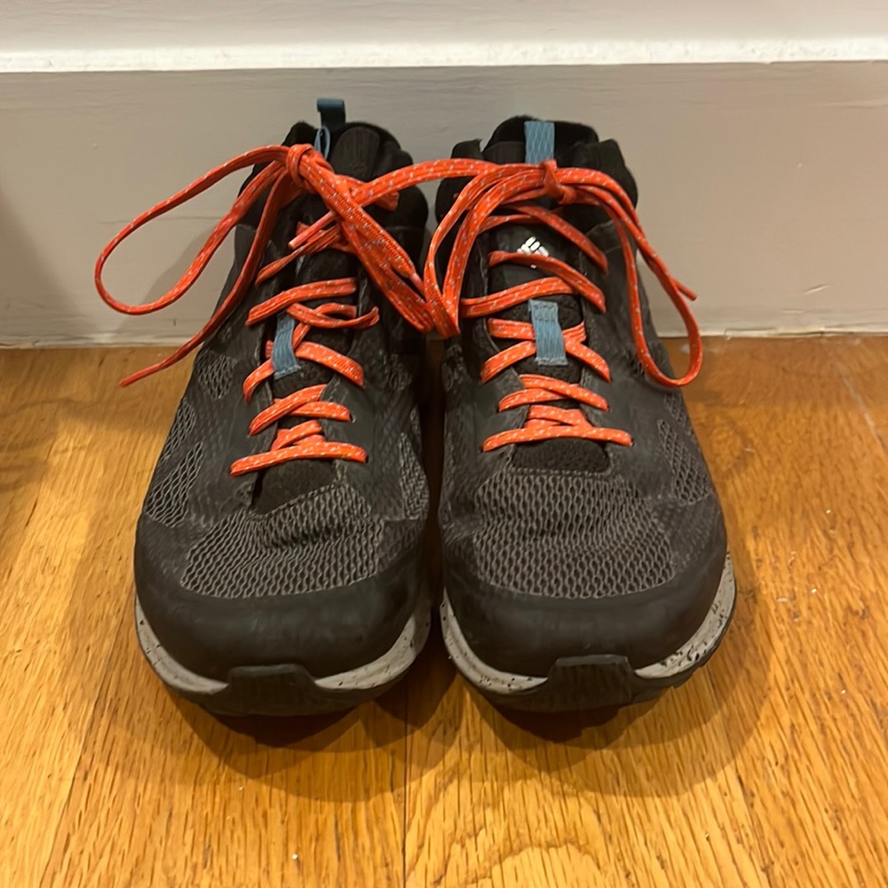 Columbia Vitesse Mid Outdry hiking sneakers shoes
